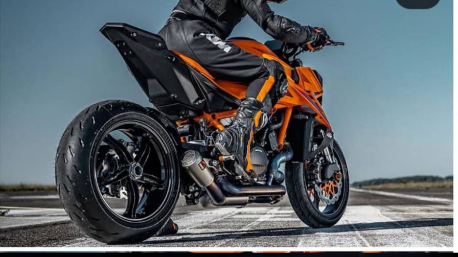 KTM 1390 Super duke R Tire Type And Size